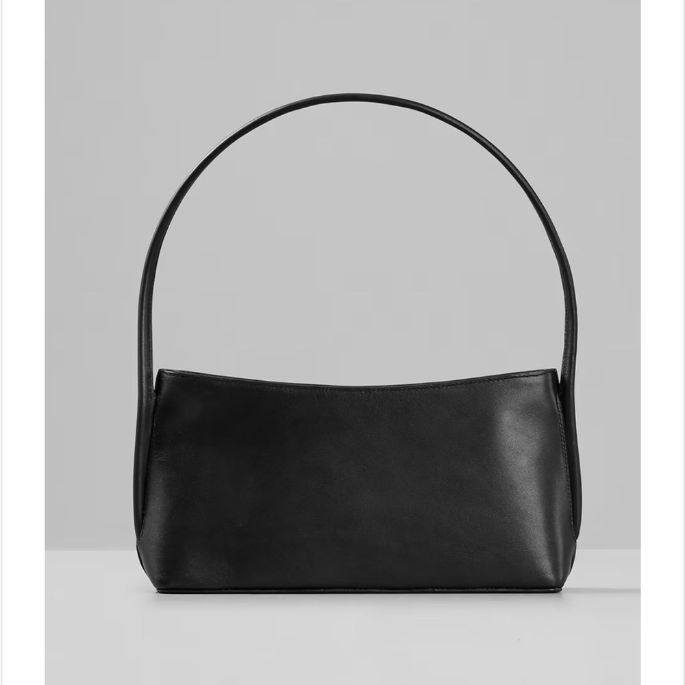 Vagabond Black Leather Shoulder Bag with Minimalist Design